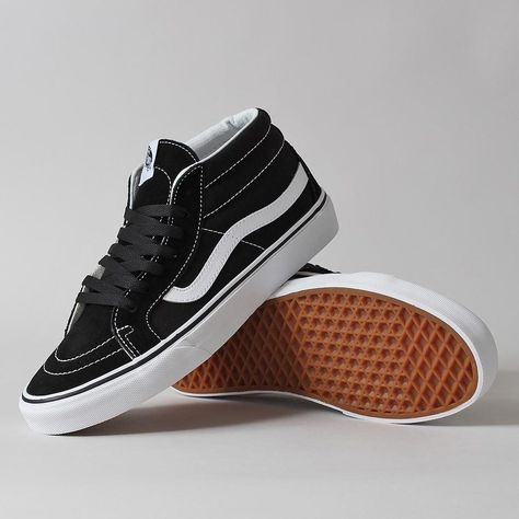 Vans Sk8 Mid, Motorcycle Outfit, Vans Sk8, Vans Old Skool Sneaker, Sneaker Head, Vans Sneaker, High Top Sneakers, Bike, Sneakers