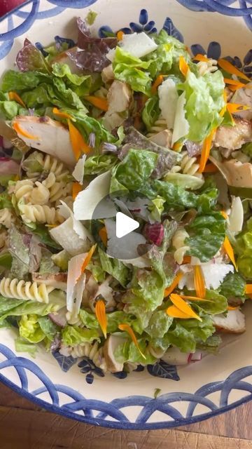 Pasta Caesar Salad, Delicious Pasta Salad, Pasta Chicken, Cooked Pasta, Delicious Pasta, Balanced Meals, Wine Vinegar, White Wine Vinegar, Caesar Salad