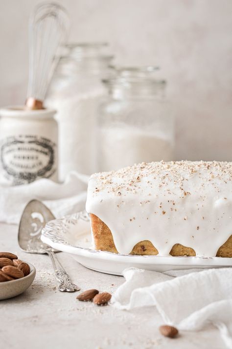 An easy, high altitude recipe for a simple cardamom almond loaf cake that's tender, buttery and moist, drizzled with sweet almond icing. Loaf Cake Decoration, Almond Loaf Cake, High Altitude Cake Recipe, Almond Loaf, Almond Icing, High Altitude Baking, Winter Baking, Loaf Cake Recipes, Loaf Cakes