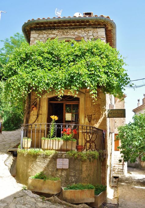 Journal Pictures, 17th Century House, Background Reference, Old Homes, Southern France, House Drawing, The South Of France, Online Group, Stone Houses