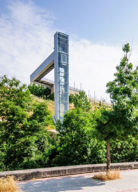 Urban Elevator in Echavaoiz  / Ah Asociados Outdoor Elevator, Elevator Design, Glass Elevator, Lift Design, Urban Furniture, Pedestrian Bridge, Bridge Design, Pamplona, Architectural Details