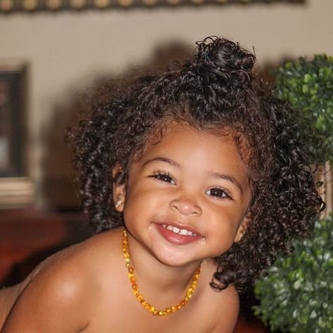 Curly Hair Baby, Black Baby Girl, Musical Ly, Cute Mixed Babies, Cute Black Babies, Beautiful Black Babies, Mixed Kids