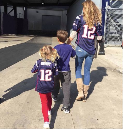 Gisele Bundchen took to her Instagram to show her support for her husband Tom Brady.  The Brazillian supermodel shared a shot with their two children Benjamin and Vivian as they enter the Gillette Stadium to cheer on Brady during a Sunday night New England Patriots game against the Carolina Panthe Gisele Bundchen Kids, Nfl Wife, Nfl Wives, Super Bowl Outfit, Go Pats, Gisele B, American Football Jersey, Gisele Bündchen, Jersey Outfit