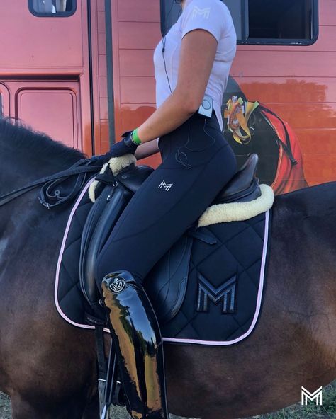 MAXIMILIAN EQUESTRIAN on Instagram: “For everyone asking: Our Sculpt Riding Leggings are coming back❗️Don’t worry because both colors in all sizes will be restocked very soon!…” Plus Size Horse Rider, Horse Riding Apparel, Saddleseat Equitation, Horse Riding Leggings, Kingsland Equestrian, For Everyone, Golf Bags, Horse Riding, Birthday Wishes