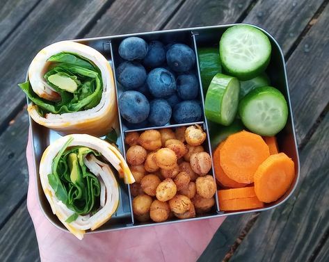 Wrap Bento Lunch, Wrap Roll Ups, Homemade Lunchables, Vegan Lunch Box, Body Reset, Healthy Plates, Cucumber Slices, Recipes Lunch, Chicken Spinach