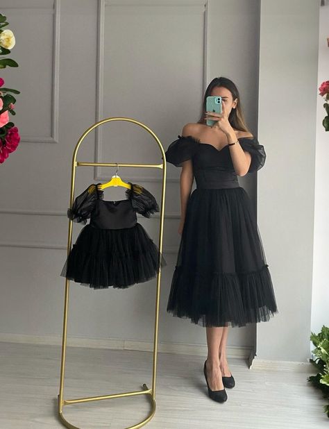 Black Tutu Dress, Outfits Wedding, Black Tutu, Feather Dress, Evening Outfits, Dress Evening, Tutu Dress, Mommy And Me, Mother Daughter