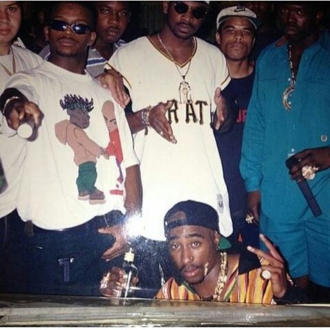 #throwbackthursday  2pac 1992  #deathrowdayz #deathrowrecords #freeSugeKnight#2pac #tupac #makaveli #thuglife #outlaw #instadaily #instalike #instagood #instafollow @welcometodeathrow ohitssuge officialtruthabouttupac by officialdeathrowdayz Juice Tupac, 2pac Images, Tupac Albums, Tupac Videos, Bizzy Bone, 90s Rappers Aesthetic, Tupac Makaveli, Suge Knight, Tupac Pictures