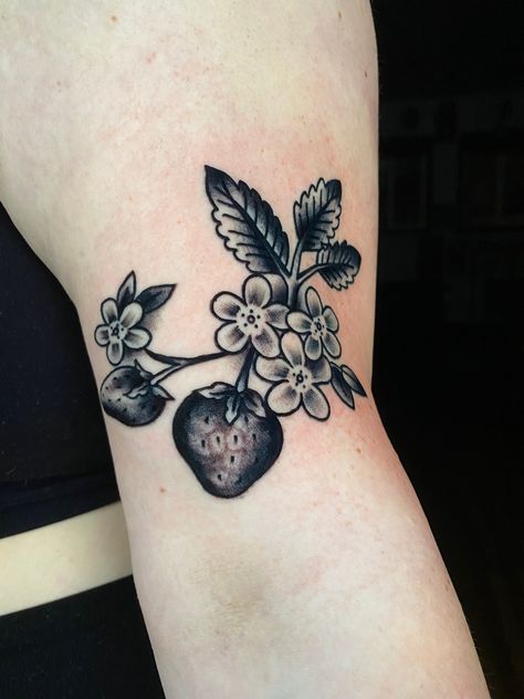 American Traditional Strawberry, Strawberry Tattoo, Up Tattoo, Cover Up Tattoo, Up Tattoos, Tat Ideas, American Traditional, Flower Tattoo, Tatting