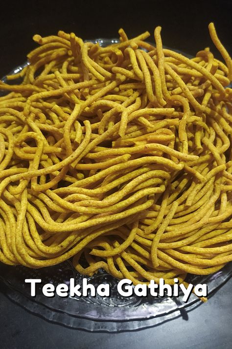 Gathiya Recipe, Gujarati Snacks, Gram Flour, Crunchy Snack, Deep Frying, Evening Snacks, Veg Recipes, Deep Fried, Frying