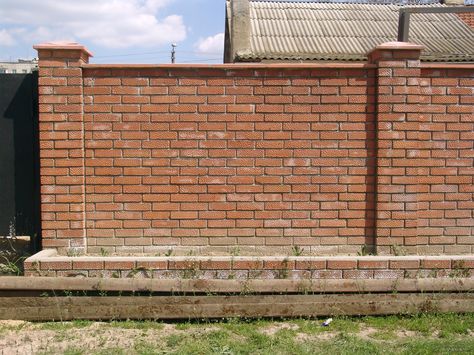 Brick Boundary Wall, Brick Wall Gardens, Fence Wall Design, Compound Wall Design, Brick Works, Boundary Wall, Modern Fence Design, House Fence Design, Red Brick Wall