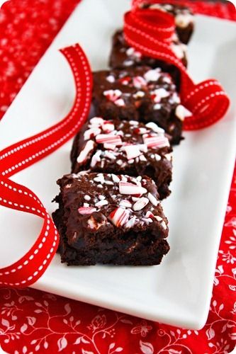 The Comfort of Cooking » Peppermint Candy Cane Brownies Candy Cane Brownies, Candy Cane Recipe, Almond Flour Brownies, Leftover Candy, Peppermint Brownies, Mint Brownies, Peppermint Candy Cane, Peppermint Candy, Chocolate Peppermint