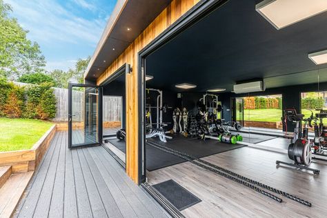 Outdoor Home Gym, Gym Shed, Backyard Gym, Dream Home Gym, Gym Design Interior, House Gym, Home Gym Flooring, Bedroom Inspirations Minimalist, Home Gym Design Garage