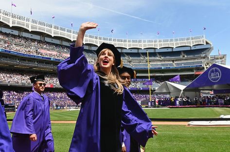 Taylor Swift gave a commencement speech at NYU's 2022 ceremony, where she was awarded an honorary doctorate. Watch it here. Taylor Swift Graduation, Nyu Graduation, Taylor Swift New York, Graduation Wallpaper, Graduation Speech, Taylor Swift New, Glamour Uk, Doctorate, Swift Photo