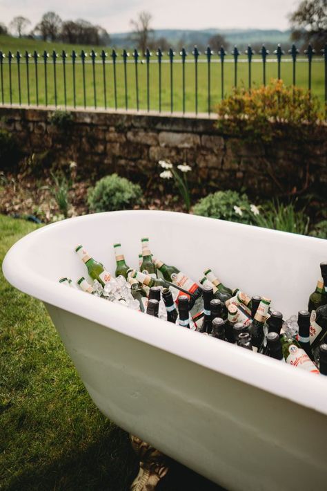 Drinks reception Ideas - booze bath for welcome drinks Welcome Drinks, Drinks Reception, Party List, Green Farm, Fly On The Wall, Welcome Drink, Planning Inspiration, Magical Wedding, Reception Ideas