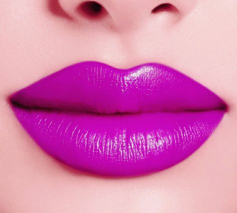 Red Glitter Lipstick, Neon Lipstick, Wet Lips, Lip Wallpaper, Metallic Lipstick, Bold Makeup Looks, Glitter Lipstick, Bold Lipstick, Beautiful Lipstick