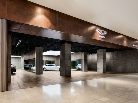 suh architects hyundai genesis studio hanam south korea designboom Car Showroom Interior, Carriage House Plans, Building Entrance, Luxury Garage, Luxury Destinations, Hyundai Genesis, Car Showroom, Showroom Design, Lounge Design