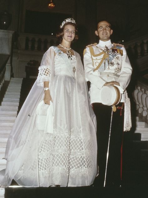 Royal Jewel Rewind: The Greek Royal Wedding of 1964 | The Court Jeweller Celebrity Wedding Gowns, Marie Of Denmark, Kroonprinses Victoria, Royal Wedding Gowns, Greek Royalty, Greek Royal Family, Princess Marie Of Denmark, Royal Wedding Dress, St Maarten