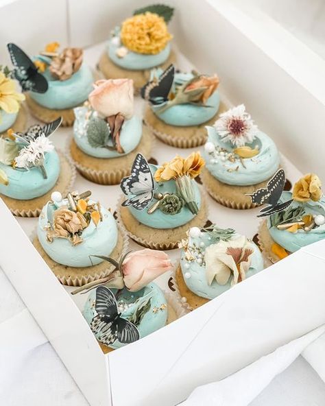 Fairytale Cupcakes, Pretty Pastries, Cupcake Quotes, Bridgerton Party, Vintage Cupcakes, Cakes Decorating, Vintage Cupcake, Travel Cake, 3 Birthday