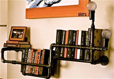 Steam Punk Office, Steampunk Apartment, Punk Office, Steampunk Library, Steampunk Bedroom, Pipe Bookshelf, Minimalist Bookshelves, Punk Decor, Steampunk Interior