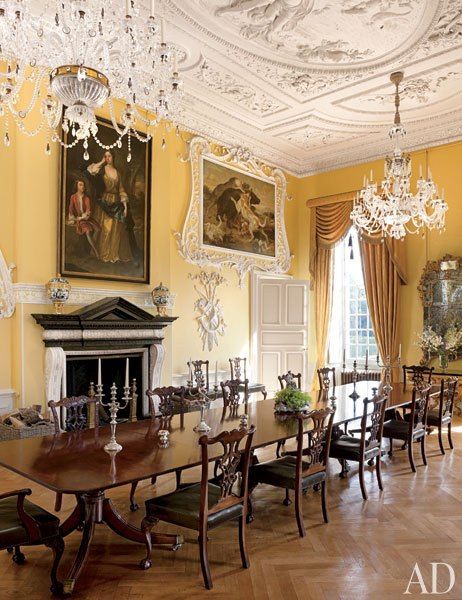 Yellow dining room of Easton Neston in England, refurbished by fashion designer Leon Max - look at that ceiling!! Yellow Dining Room, Georgian Interiors, Regency Furniture, Georgian Furniture, English Interior, Bath Uk, English Decor, Dining Design, Traditional Dining Room