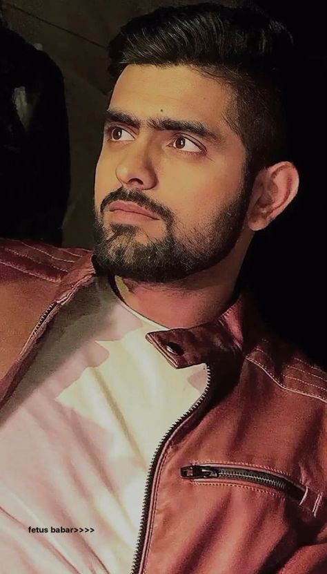 Babar Azam Aesthetic, Babar Azam Cover Drive, Babar Azam Pics, Babar Azam Dpz, Virat Kohli Portrait Photography, Books And Pens Photography, Cricket Boundaries, Mehandhi Designs, Cricket Helmets