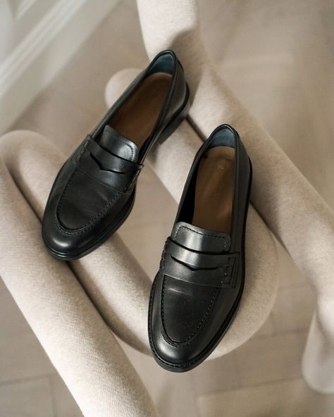 Staple Shoes, Ootd Men, Business Work, Ballerina Shoes, Belt Accessories, Clean Shoes, Fall Shoes, Work Clothes, First Girl