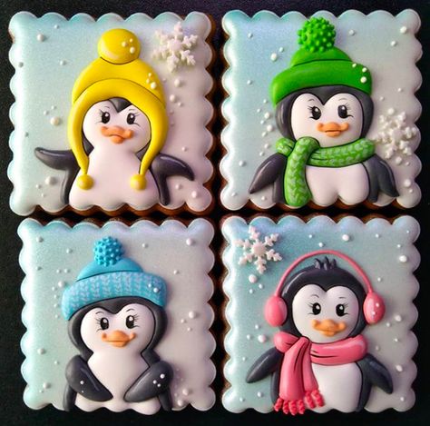 Holiday Cookies Decorated, Halloween Sugar Cookies Decorated, Royal Icing Cakes, Penguin Cookies, Christmas Sugar Cookies Decorated, Flooding Cookies, Cute Christmas Cookies, Christmas Cake Designs, Winter Cookie