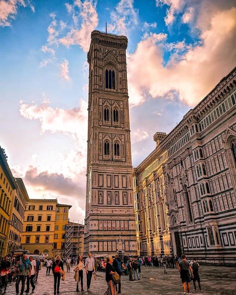 he beautiful Bell Tower by Giotto. #photo credit @viajeconfrancisco, thanks Traveler Photography, Duomo Florence, Visit Florence, Bell Tower, Visit Italy, Empire State Building, Tuscany, Photo Credit, Notre Dame