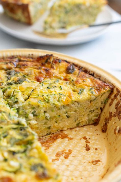 Crustless Cottage Cheese Zucchini Quiche - iFoodReal.com Zucchini Cottage Cheese Recipes, Crustless Quiche With Cottage Cheese, Quiche With Cottage Cheese, Cottage Cheese Zucchini, Zucchini Cottage Cheese, Cottage Cheese Quiche, Crustless Zucchini Quiche, Cheese Zucchini, Zucchini Quiche