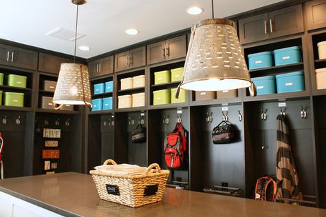 Super-organized laundry/mud room for a family with 6 boys age 3-16. Black Mudroom, Transitional Entry, Backpack Beige, Family Closet, Locker Designs, Mudroom Lockers, Mudroom Ideas, Large Laundry Rooms, Mudroom Decor