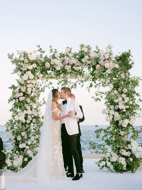 Wedding Chuppah Flowers, Chuppah Flowers, Cabo San Lucas Wedding, Wedding Chuppah, Wedding In Mexico, Phuket Wedding, Cabo Mexico, Wedding Couple Photos, Wedding Arch Flowers