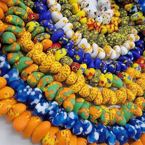 Korobo beads #ghanabeads #tradebeads Recycled Glass Bead, Glass Beads Jewelry, Jewelry Tags, Making Beads, African Beads, Trade Beads, Green Bead, Beads Jewelry, Recycled Glass