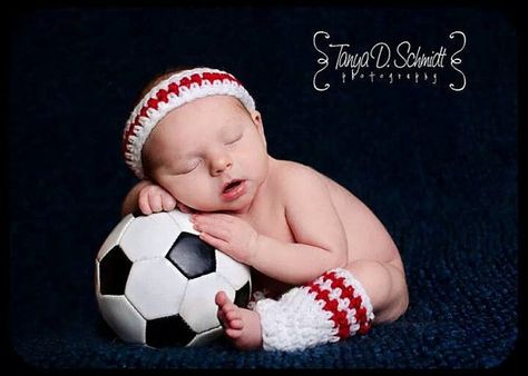 Newborn Basketball headband with tube sock leg by ThePoseyPatch Soccer Baby, Baby Sweats, Foto Newborn, Basketball Baby, Newborn Photography Boy, Baby Boy Photography, Sports Baby, Crochet Baby Boy, Baby Poses