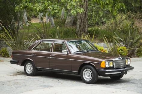 Mercedes-Benz 300 D Turbo Diesel ( W123 ), 1984. Mercedes 220, Mercedes Benz 300, Classic Mercedes, Mercedes Benz Classic, Vintage Cars, Mercedes Benz, Retro Vintage, Suv Car, Cars Trucks