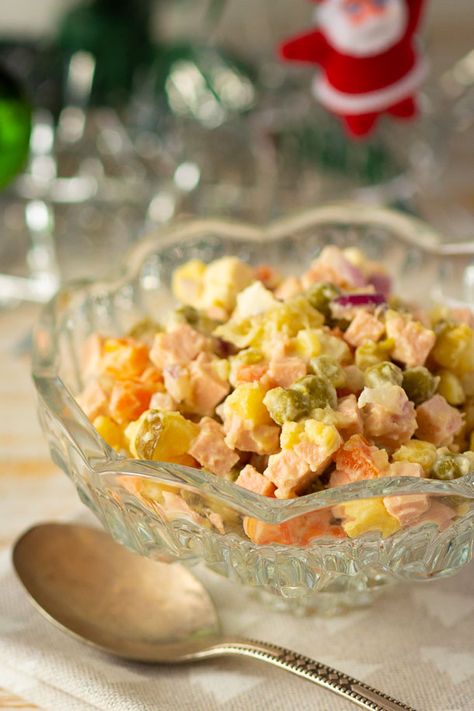 Russian Salad Recipe, Russian Potato Salad, Olivier Salad, Russian Salad, Dried Tofu, Crab Salad Recipe, Vegan Fish, Salad Vegan, Vegan Beans