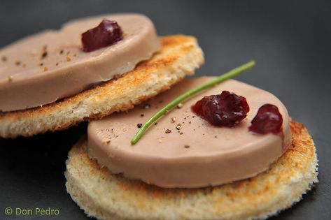 Foie-gras-de-Canard | www.foie-gras-gers.com/eloge-origine.a… | Don Pedro de Carrion de los Condes ! | Flickr Foie Gras Plating, Serving Ideas, Don Pedro, Drink Photography, Food Drink Photography, Picnic Food, Food Plating, Christmas Recipes, Mini Cheesecake