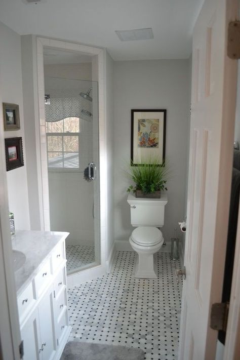 Small Full Bathroom, Mini Bad, Small Bathroom Remodel Designs, Bathroom Closet Organization, Small Bathroom Layout, Bathroom Addition, Full Bathroom Remodel, Bathroom Redesign, Small Bathroom Makeover