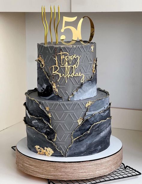 Birthday Cake For Men 40 Years, Cake 65th Birthday Men, Grand Birthday Cake, Best Cake Designs Birthday For Women, 50 Birthday Cakes Men, Birthday Cake For Men Husband Unique, Torte Schwarz Gold, Extravagant Birthday Cakes, 50 Th Birthday Cake For Men