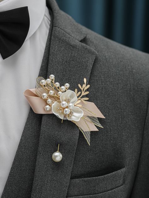 Brooch Boutonniere, Boutonnieres Prom, Wrist Flowers, Brooch Corsage, Artificial Wedding Bouquets, Corsage And Boutonniere, Bridal Bouquet Flowers, Flower Corsage, Prom Flowers