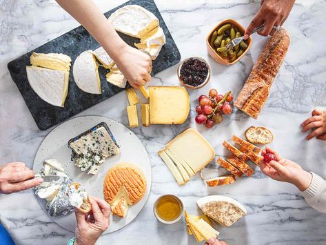 French Cheese Plate, French Cheese Board, Traditional French Desserts, Chocolate Babka, French Cheese, Bite Size Desserts, French Dessert, Party Finger Foods, Tea Sandwiches