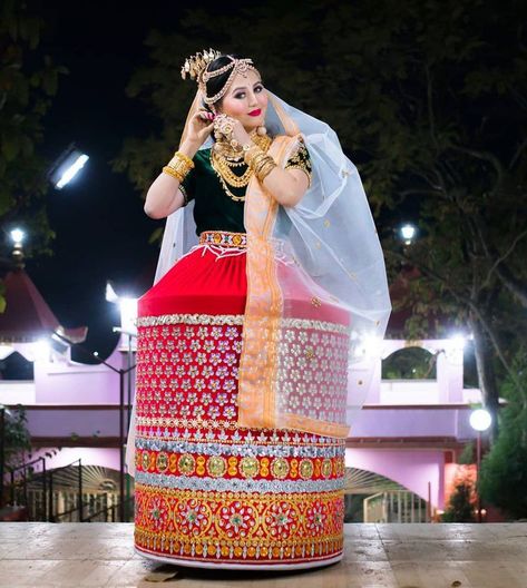 Manipuri Bride, Manipuri Dress, Manipur State, Kindergarten Vocabulary, Indian Classical Dancer, Dance Of India, Nepal Culture, Indian Marriage, Radhe Shyam