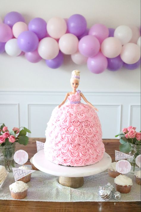 Ballerina Barbie Cake, Barbie Car Cake, Barbie Bday Cake, Diy Barbie Cake, Barbie Party Cake, Princess Barbie Cake, Barbie Breakfast, Birthday Cakes Pink, Pink Barbie Cake