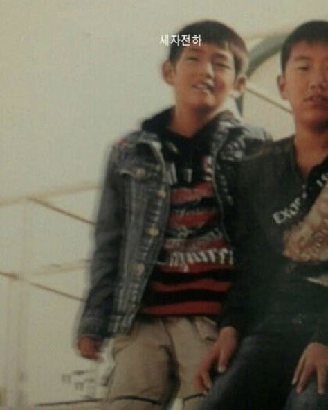 Kim Taehyung Childhood Photos, Debut Bts, Bts Predebut, Childhood Pictures, Taehyung Selca, V Bts Wallpaper, Taehyung Wallpaper, Taehyung Abs, Bts V Pictures