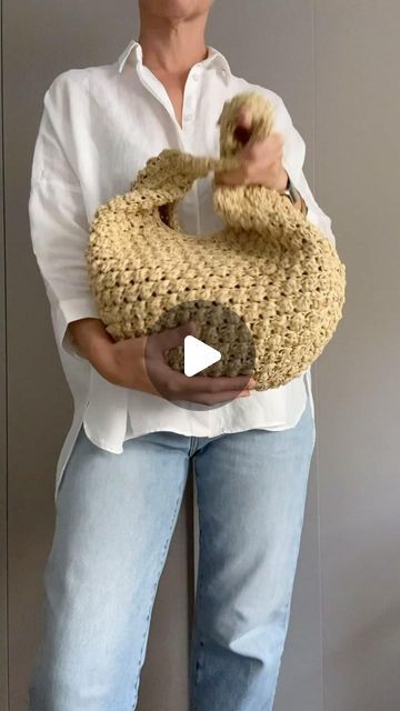 Raffia Crochet, Crochet Bag Tutorials, Crochet Bag Pattern Free, Bag Pattern Free, Bag Tutorial, Crochet Bags Purses, Raffia Bag, Crochet Tote, Bags Tutorial