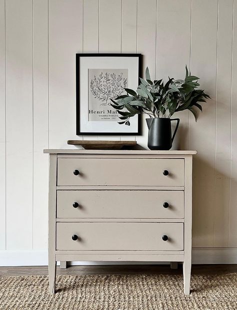 The Ultimate Inspiration Guide For Painted Furniture Makeovers and Ideas. #paintedfurniture #furnituremakeovers #chalkpaint #milkpaint Tan Furniture, Diy Baby Room Decor, Black Knobs, Nightstand Makeover, Painted Night Stands, Painted Bedroom Furniture, Bedroom Colour Palette, Neutral Furniture, Diy Nightstand