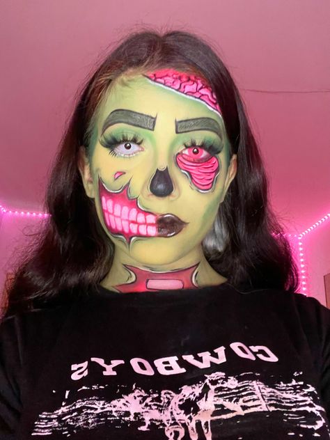 Simple Pop Art Makeup, Zombie Cartoon Makeup, Neon Zombie Makeup, Pop Zombie Makeup, Cartoon Zombie Makeup, Face Paint Makeup Looks, Pop Art Zombie Makeup, Haunted House Makeup, Zombie Face Paint