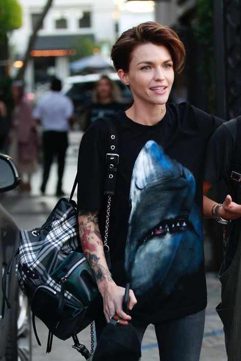 Ruby Rose Haircut, Ruby Rose Style, Ruby Rose Hair, Haircut Short Hair, Androgynous Hair, Haircut Short, Shot Hair Styles, Androgynous Fashion, Rose Hair