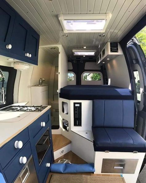 Van Layout, Caravan Vintage, Camping Vans, Kombi Motorhome, Campervan Ideas, Camper Van Ideas, Kombi Home, Van Conversion Interior, Sprinter Camper