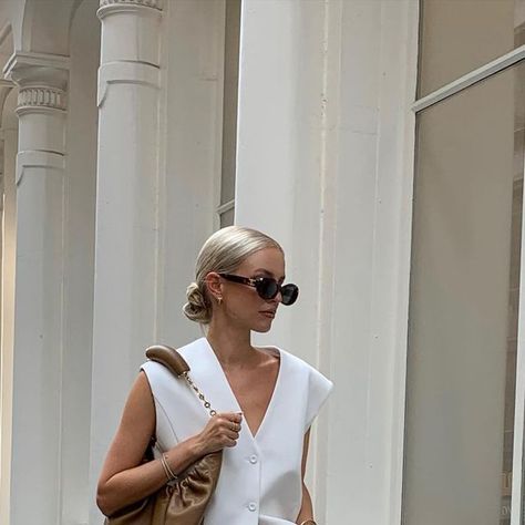 White Monochrome Outfit, Leonie Hanne, The Frankie Shop, Monochrome Outfit, Frankie Shop, Dressed To Kill, Street Style, Shades, Feelings