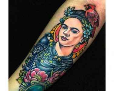 Frida Kahlo Tattoo, Kahlo Tattoo, Frida Tattoo, Frida Kahlo Tattoos, Tiny Finger Tattoos, Special Tattoos, Floral Tattoos, Ink Inspiration, Red Tattoos